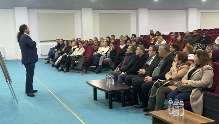 Kaymakam İlyas Memiş, veli akademisi seminerine katıldı