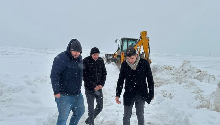 Kaymakamdan sürücülere kar uyarısı: “İş makineleri bile zorluk çekiyor”