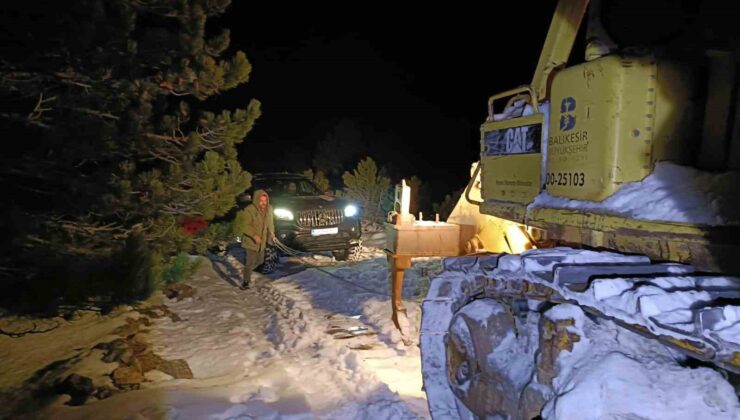 Kazdağları’nda karda mahsur kalan 2 vatandaş kurtarıldı
