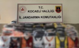 Kocaeli’de bin 206 kaçak futbol takımı forması ele geçirildi