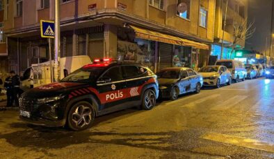 Küçükçekmece’de cadde ortasında silahlı saldırı: 1 yaralı