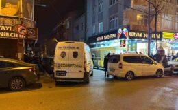 Küçükçekmece’de çay ocağına bomba atıldı