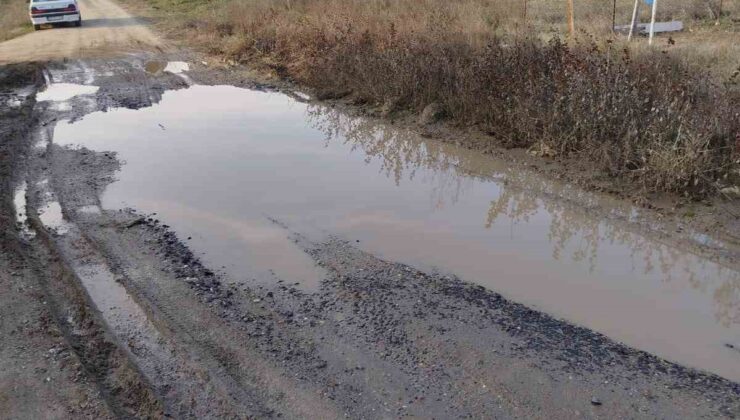 Marmaraereğlisi Yeniçiftlik’te yollar köstebek yuvasına döndü
