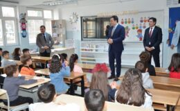 Öğrencilerin ilk karne heyecanı