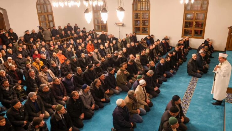 Restorasyonu tamamlanan tarihi Kara Mustafa Paşa Camii ibadete açıldı