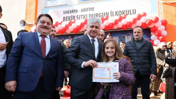 Sakarya’da 211 bin 700 öğrenci karne heyecanı yaşadı