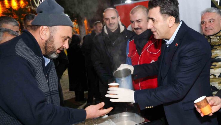 Şeyh Edebali Türbesi’nde vatandaşlara salep ikramı