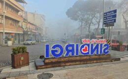 Sındırgı’da yoğun sis etkili oluyor