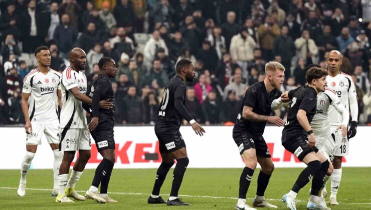 Trendyol Süper Lig: Beşiktaş: 0 – Samsunspor: 0 (İlk yarı)