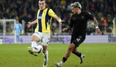 Trendyol Süper Lig: Fenerbahçe: 2 – Atakaş Hatayspor: 1 (İlk yarı)