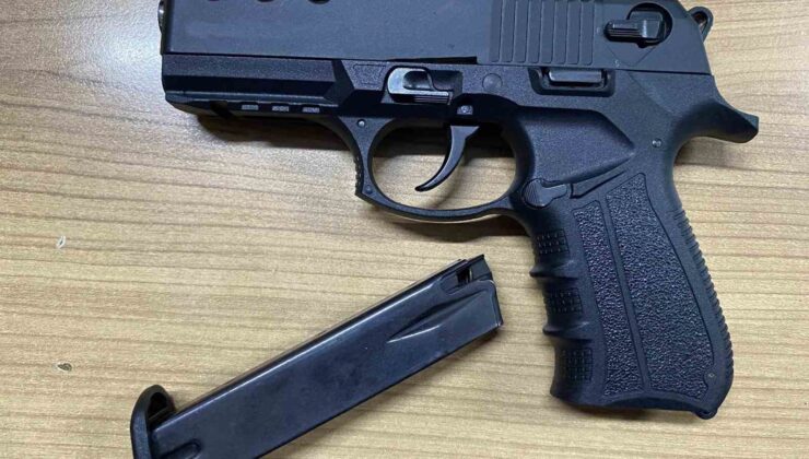Yılbaşı gecesi evinin penceresinden çevreye rastgele ateş açan şahıs yakalandı