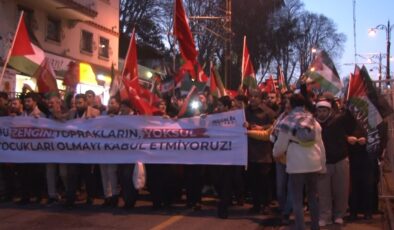 Yılın ilk gününde Gazze için binlerce kişi Galata Köprüsü’ne akın etti