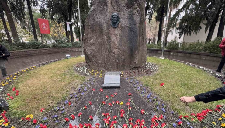 Zübeyde Hanım vefatının 102. yıl dönümünde mezarı başında anıldı