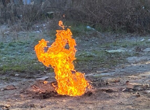 Metan gazı 8 gündür yanıyor