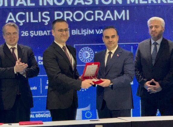 Bakan Kacır: “Dijital Avrupa Programı ve Avrupa Dijital İnovasyon Merkezleri kapsamında hayata geçirdiğimiz projeler işte bu vizyonun bir nişanesidir”
