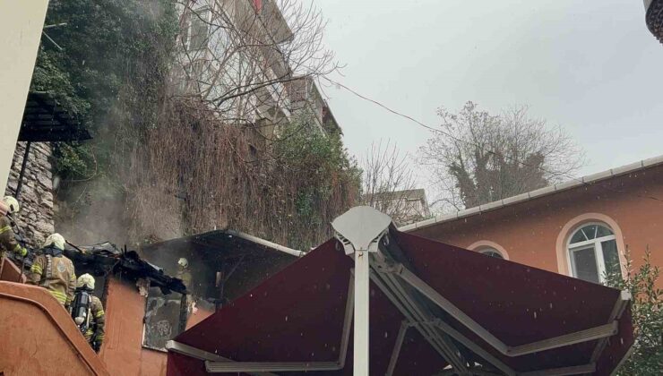 Fatih’te cami lojmanında yangın