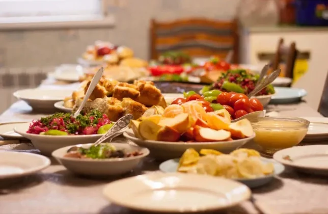 Ülkücüler Habererk iftarında birbirleriyle hasret giderdi.