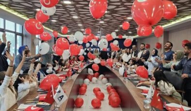 A Parti: “23 Nisan, bir ülkenin kaderini çocukların gözlerine yazdığı gün”
