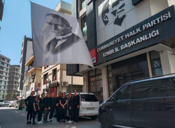Çiğli’den Ankara’ya Adalet Yürüyüşü: Kadın İşçiler Dayanışma Çağrısı Yaptı!