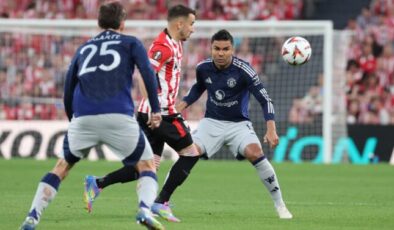  Manchester United, İspanya’da farklı kazandı