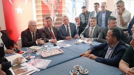 Mustafa Bozbey Harmancık’ta Yoğun İlgiyle Karşılandı