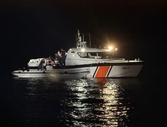 Çanakkale’de 18 kaçak göçmen ile 1 insan kaçakçısı yakalandı