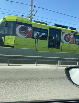 BURSA METRO HATTI’NA ATATÜRK İMZASI: ŞEHİR BOYUNCA GÖRSEL SAYGI DURUŞU