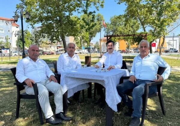  Başkan makamını parka taşıdı