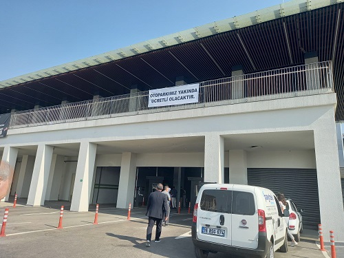 Bursa’da Otopark Skandalı: Osmangazi Meydanı Halka Değil, Ranta Açıldı!