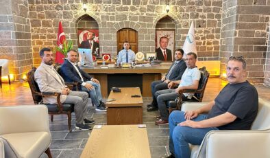 Bekir Ayaz, Sur Kaymakamı Hasan Akbulut’u Ziyaret Etti