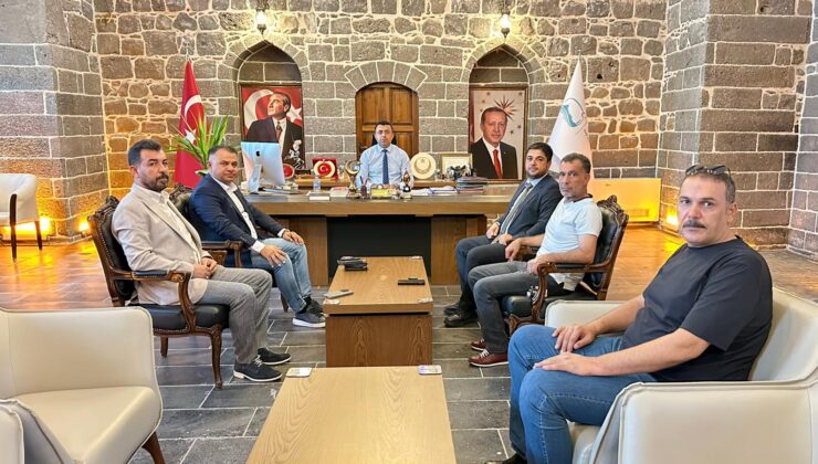 Bekir Ayaz, Sur Kaymakamı Hasan Akbulut’u Ziyaret Etti