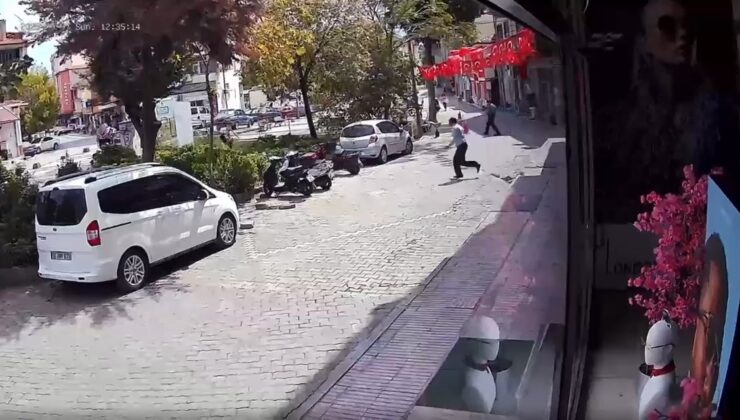 Balıkesir’de yaşanan deprem anı saniye saniye güvenlik kamerasına yansıdı