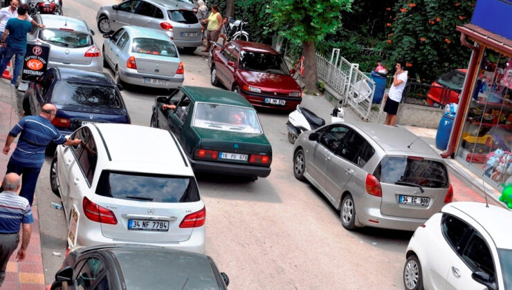 “İznik’te Otopark Krizi Büyüyor, Çözüm İçin Artık Adım Atılmalı!”