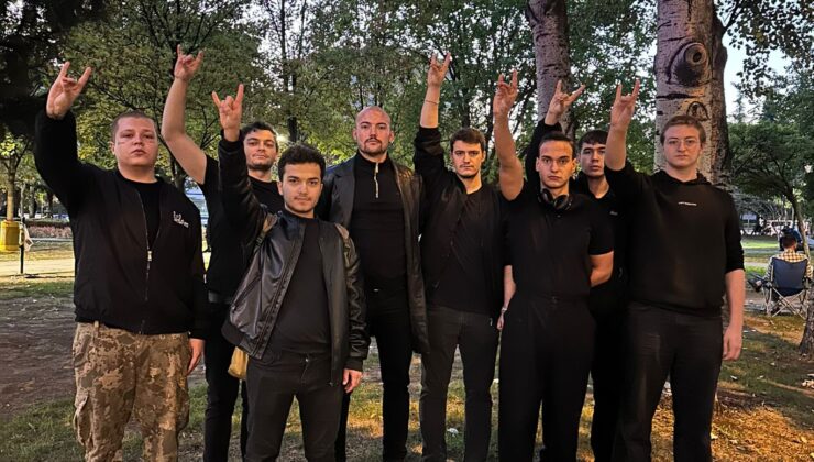 Türk Milletine Hiç Bir Soysuz Diz Çöktüremeyecek! Nöbetteyiz!