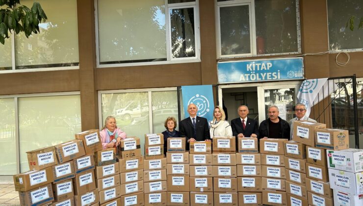 Nilüfer Kent Konseyi Emekliler Meclisi, Kitap Dağıtımına Devam Ediyor