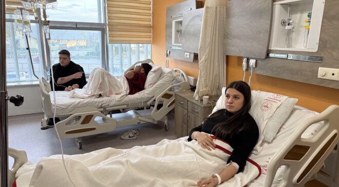  Bursa’da yedikleri midyeden zehirlenen 4 genç hastaneye kaldırıldı