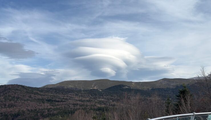 Uludağ semalarında mercek şeklinde bulut oluştu