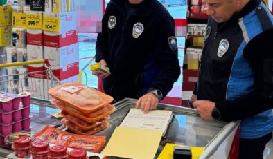 Ezine’de tarihi geçmiş ve etiketsiz ürün satan 2 markete 596 bin TL ceza