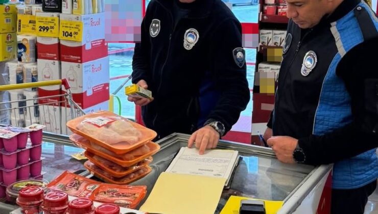 Ezine’de tarihi geçmiş ve etiketsiz ürün satan 2 markete 596 bin TL ceza