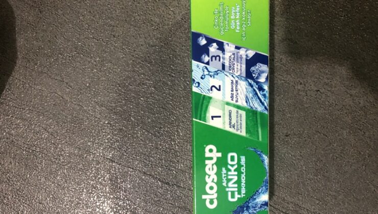 Bekar’dan Sert Tepki: “Boykot Edilen Diş Macununu Halkı Aptal Yerine Koyarak Dağıtan…”