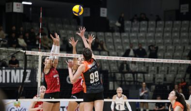 Eczacıbaşı Dynavit, 5 setlik mücadeleden galip ayrıldı