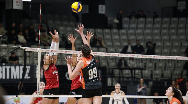 Eczacıbaşı Dynavit, 5 setlik mücadeleden galip ayrıldı