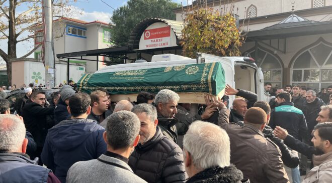 Bursa’da 3 gün aranıp Mudanya sahilde cesedi bulunan 19 yaşındaki Berat Yavuz toprağa verildi