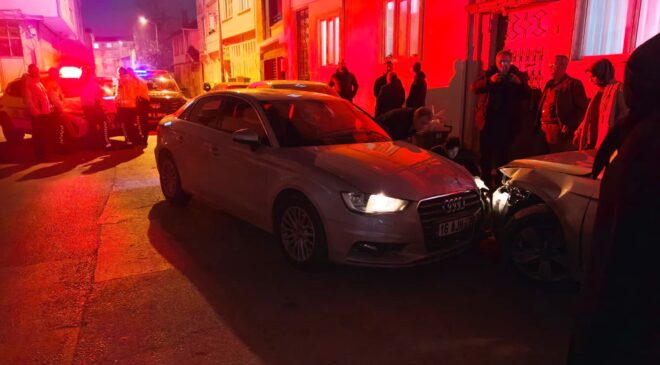 Otomobille park halindeki araçlara çarpan şahsın motosiklet ehliyeti olduğu belirlendi