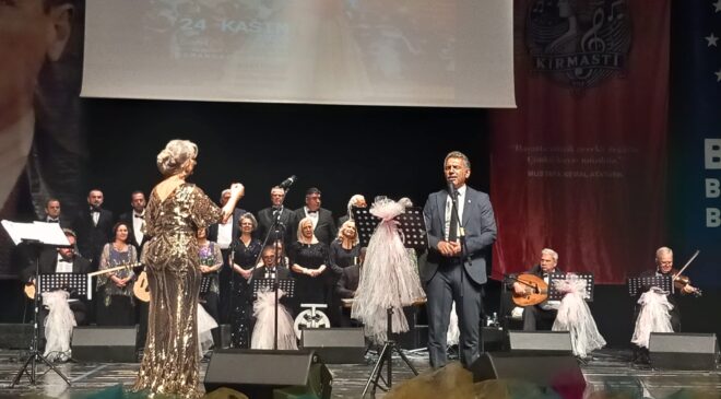 Bursa’daki Konserde Belediye Başkanı Parmak Isırttı