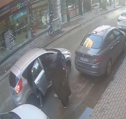 Korku dolu anlar saniye saniye güvenlik kameralarına yansıdı