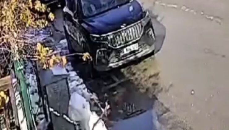 Güneşi gören kardan adam eriyip kaldırımda devrildi