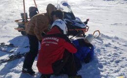 Uludağ’da mahsur kalan vatandaşlara JAK timi müdahale etti