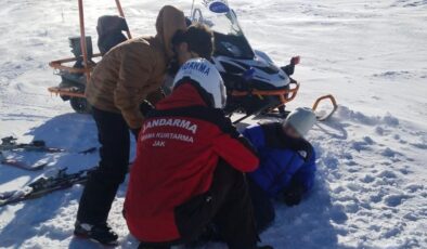 Uludağ’da mahsur kalan vatandaşlara JAK timi müdahale etti