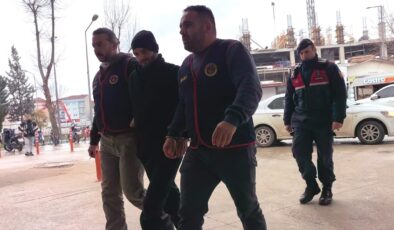 Tekel bayiye tüfekle ateş açıp 2 kişiyi yaralayan cezaevi firarisi yakalandı